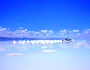 ウユニ塩湖（ボリビア）