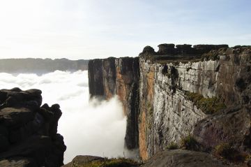 ギアナ高地に登る ５泊６日ロライマ トレッキング １４日間 中南米 ペルー旅行 ツアー 専門店のラティーノ Latino
