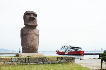 香川県にもモアイ像が。その他直島はアート作品がいっぱい。フォトジェニックツアーに出かけてみたら・・・
