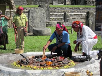 グアテマラ マヤの聖地を巡るスピリチュアルツアー