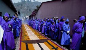 4月5日発限定!2名様より催行!聖なる祭礼を祝福するグアテマラ満喫の旅8日間