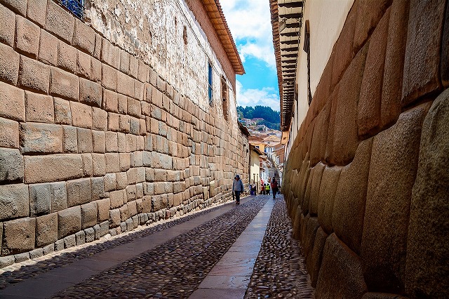 クスコに残された精巧かつ緻密に組み上げられたインカ時代の石組み