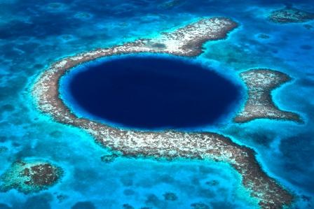 blue hole-uruma.jpg